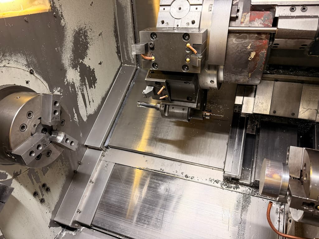Turning centre with live tooling
